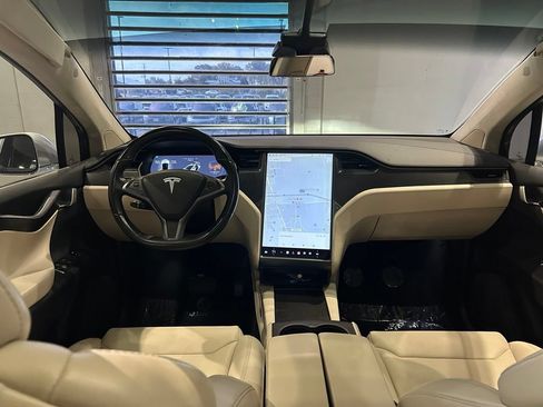 Used 2018 Tesla Model X 75D AWD/4WD image 26