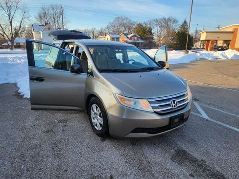 Used 2011 Honda Odyssey LX image 27