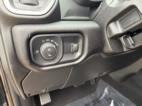 Used 2025 RAM 2500 Big Horn AWD/4WD image 25