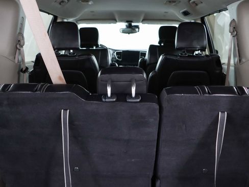 Used 2023 Chrysler Pacifica Touring-L image 30