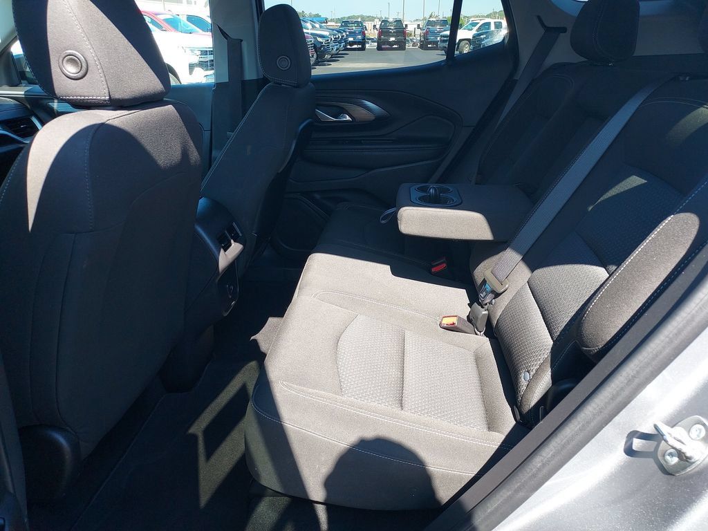 Used 2024 GMC Terrain SLE w/ Driver Convenience Package AWD/4WD image 14