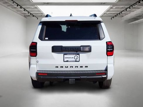 Used 2025 Toyota 4Runner SR5 AWD/4WD image 5