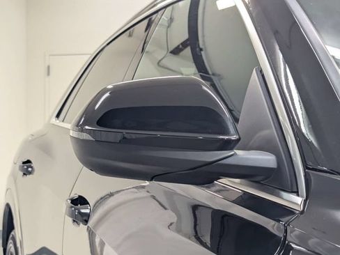 Used 2022 Audi Q8 Prestige w/ Prestige Package AWD/4WD image 32