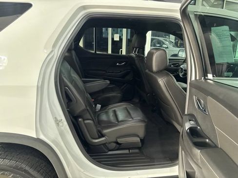 Used 2023 Chevrolet Traverse LT AWD/4WD image 36