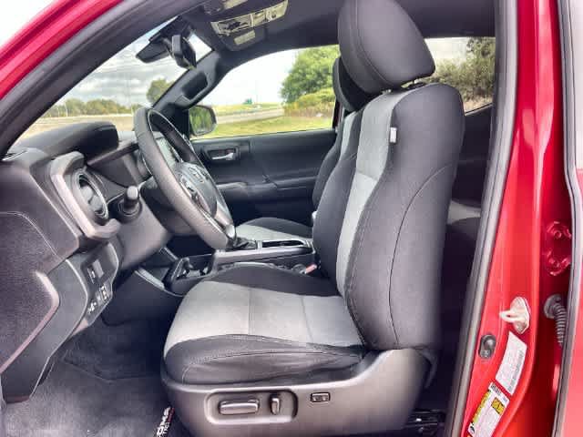 Used 2020 Toyota Tacoma TRD Off-Road w/ Technology Package AWD/4WD image 11
