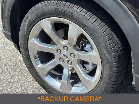 Used 2020 Ford Explorer Platinum w/ Premium Technology Package AWD/4WD image 4