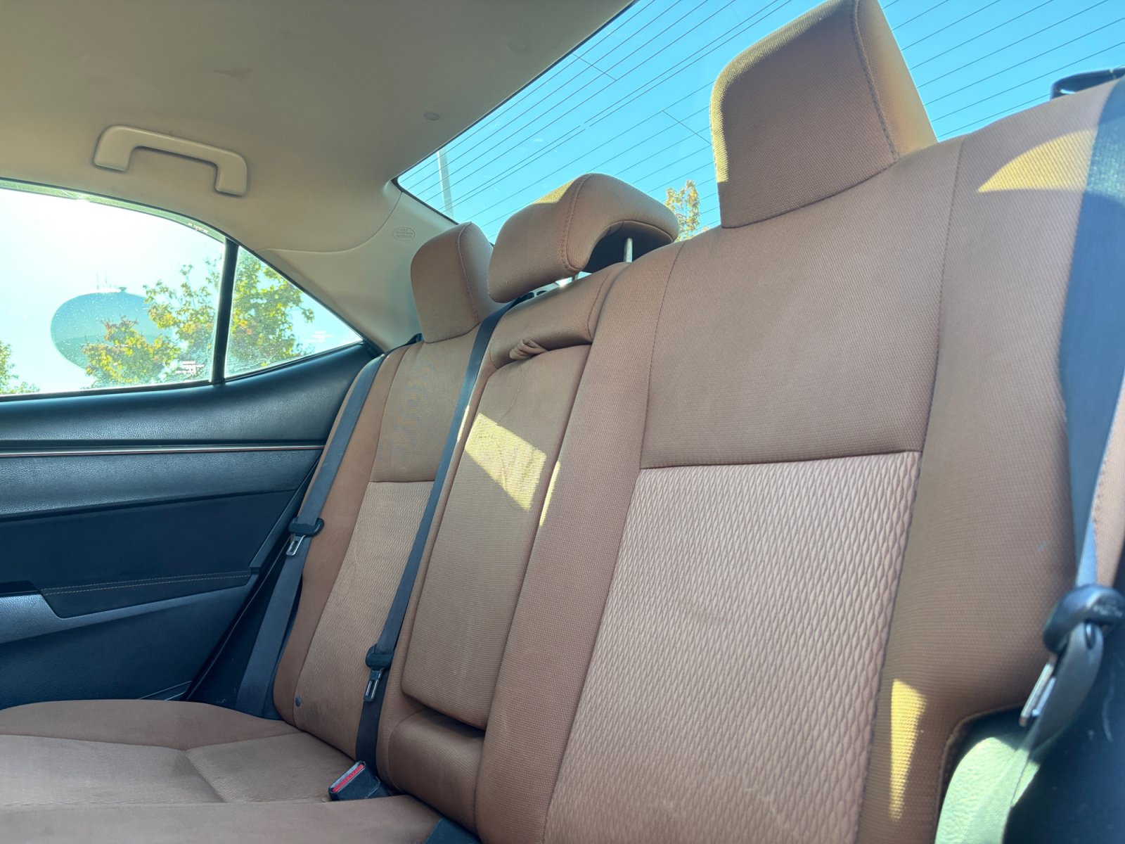 Used 2016 Toyota Corolla LE FWD image 26