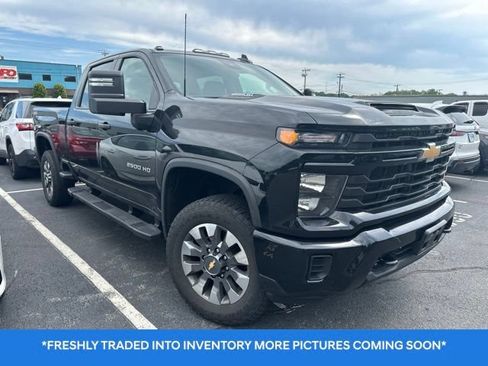 Used 2024 Chevrolet Silverado 2500 Custom w/ Custom Convenience Package AWD/4WD image 1