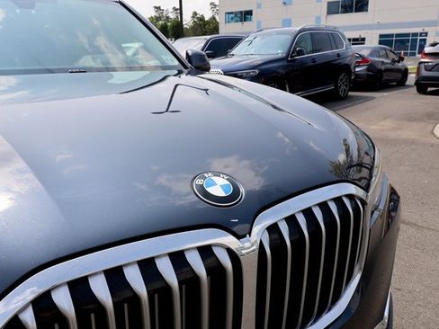 Used 2020 BMW X7 xDrive40i w/ Premium Package image 25