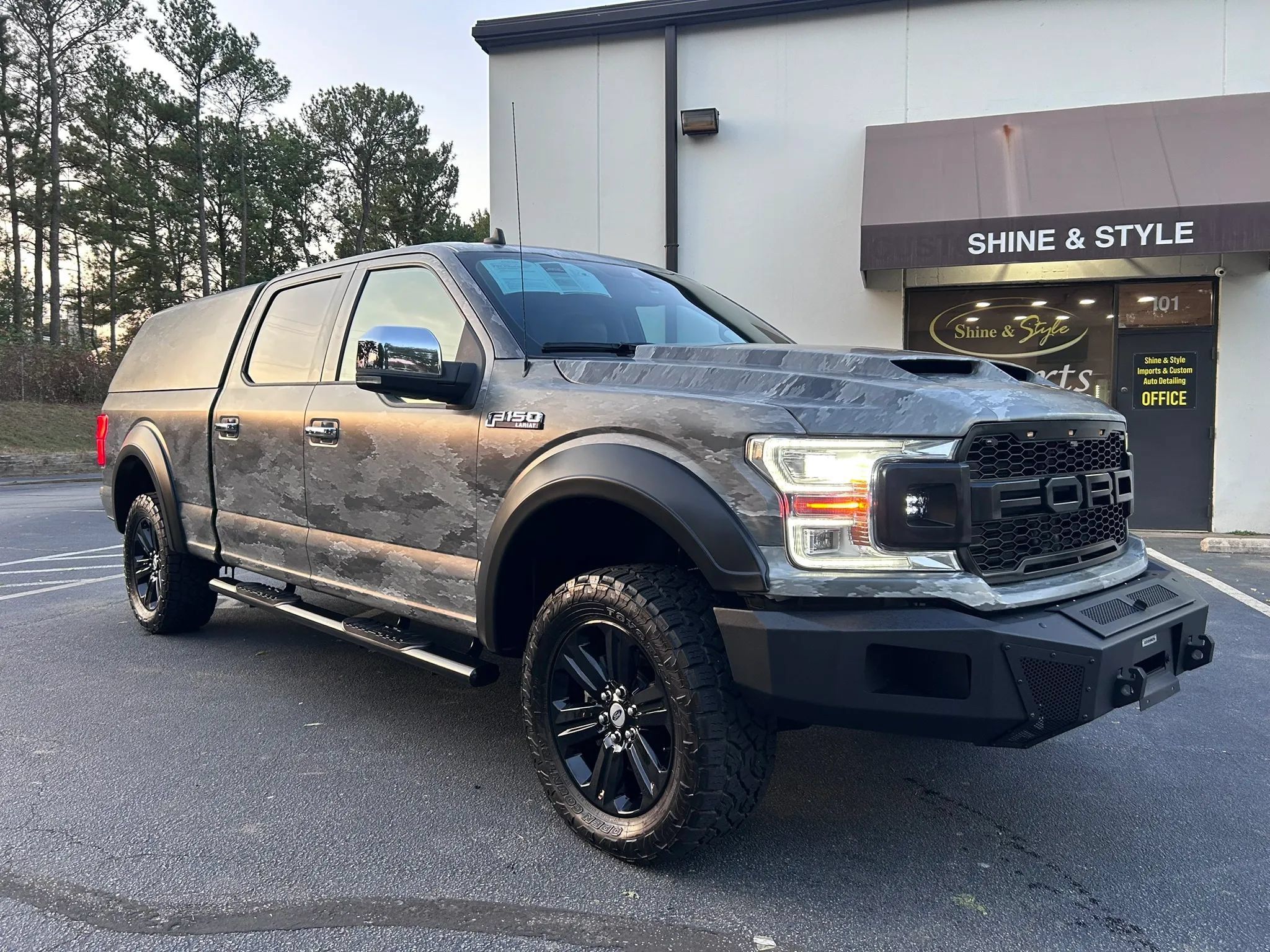 Used 2020 Ford F150 Lariat w/ Equipment Group 502A Luxury AWD/4WD image 2