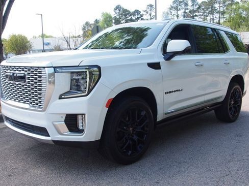 Used 2023 GMC Yukon Denali w/ LPO, Floor Liner Package image 3