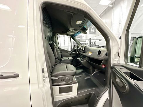 Used 2026 Mercedes-Benz Sprinter 2500 image 27