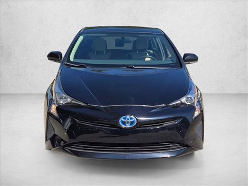 Used 2016 Toyota Prius Two image 2