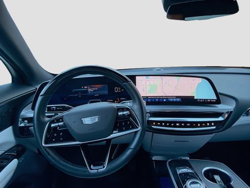 Used 2024 Cadillac Lyriq Sport image 21