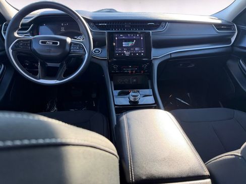 Used 2023 Jeep Grand Cherokee L Laredo image 10