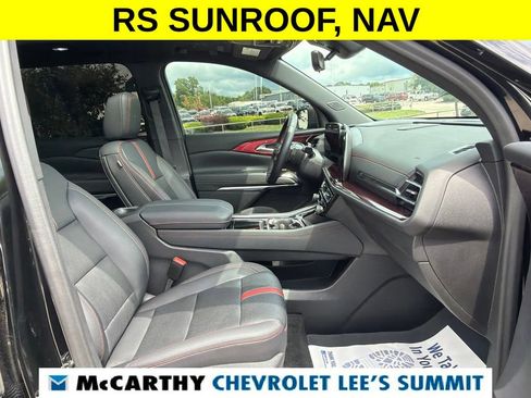 Used 2024 Chevrolet Traverse RS FWD image 28