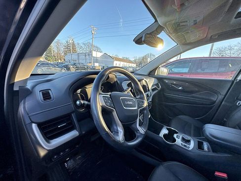 Used 2022 GMC Terrain Denali w/ Denali Premium Package image 10