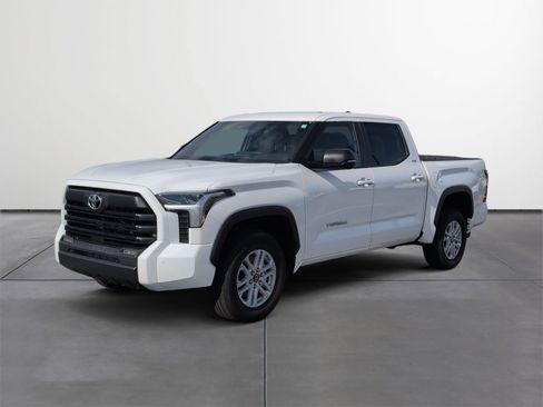 Used 2025 Toyota Tundra SR5 w/ SR5 Premium Package image 2