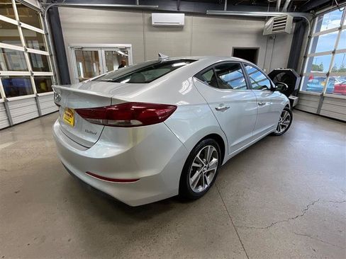 Used 2017 Hyundai Elantra Limited FWD image 5