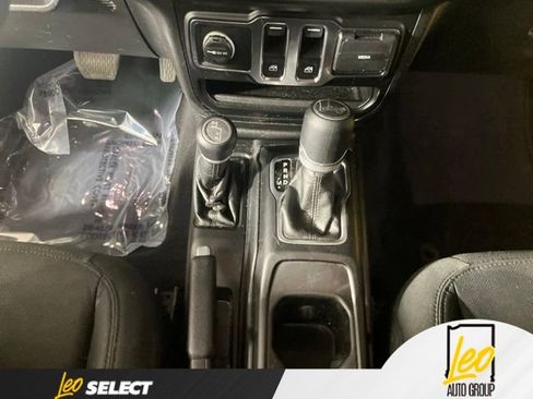 Used 2020 Jeep Wrangler Sport AWD/4WD image 17