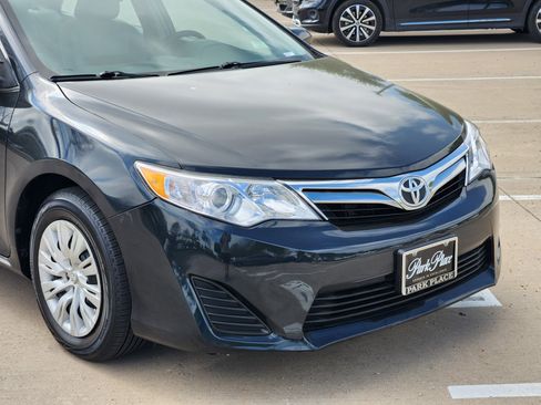 Used 2013 Toyota Camry LE image 7