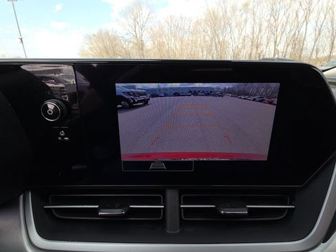 Used 2024 Chevrolet Trax LS w/ LS Convenience Package image 22