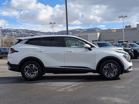 Used 2024 Kia Sportage LX image 7