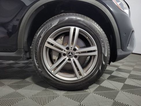 Used 2021 Mercedes-Benz GLC 300 4MATIC w/ Premium Package image 12