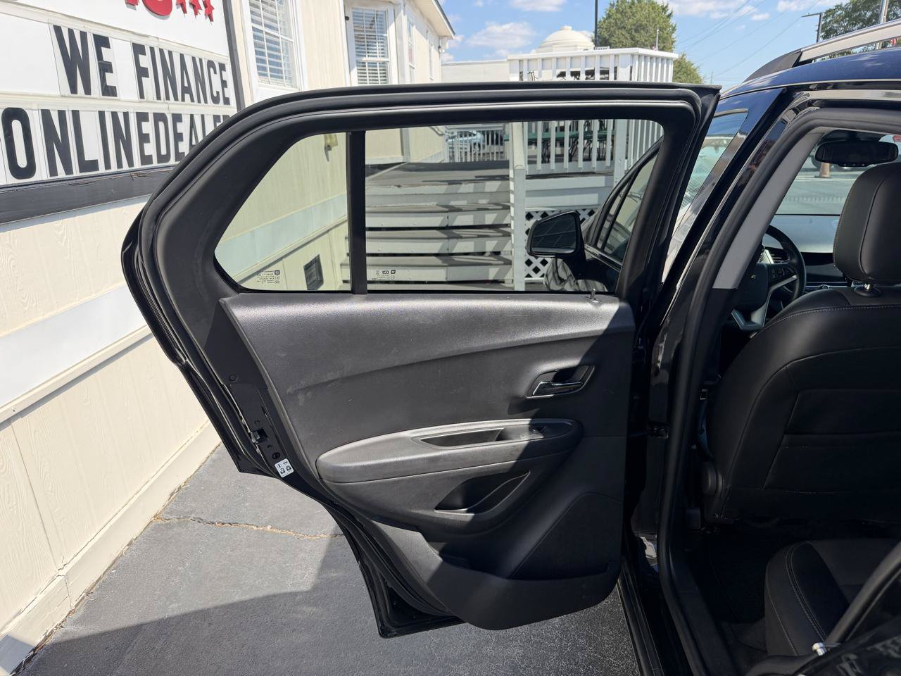Used 2019 Chevrolet Trax LT w/ LT Convenience Package FWD image 25