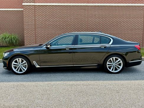 Used 2017 BMW 750i xDrive AWD/4WD image 4