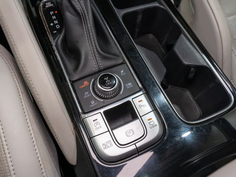 Used 2022 Kia Telluride SX w/ SX Prestige Package AWD/4WD image 25