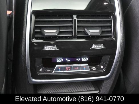 Used 2021 BMW X7 xDrive40i w/ Premium Package 2 AWD/4WD image 17