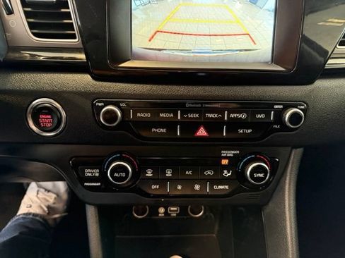 Used 2019 Kia Niro EX FWD image 15