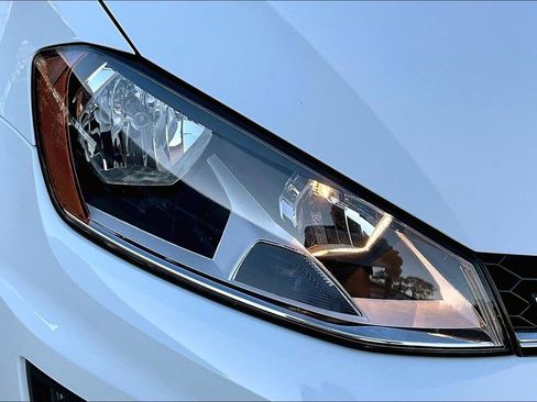 Used 2017 Volkswagen Golf Alltrack SEL image 38