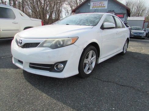 Used 2014 Toyota Camry SE image 4