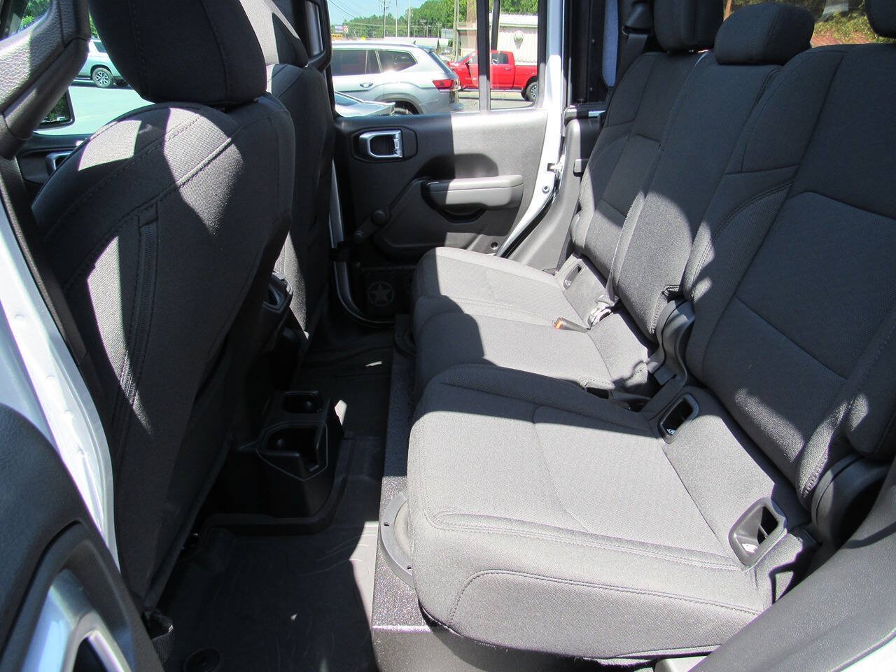 Used 2023 Jeep Gladiator Sport AWD/4WD image 30