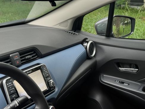 Used 2025 Nissan Versa SV FWD image 32