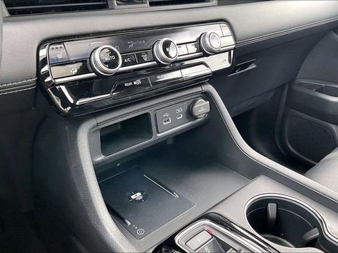 Used 2023 Honda Pilot Touring image 22