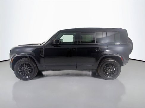 Used 2025 Land Rover Defender 110 S AWD/4WD image 2