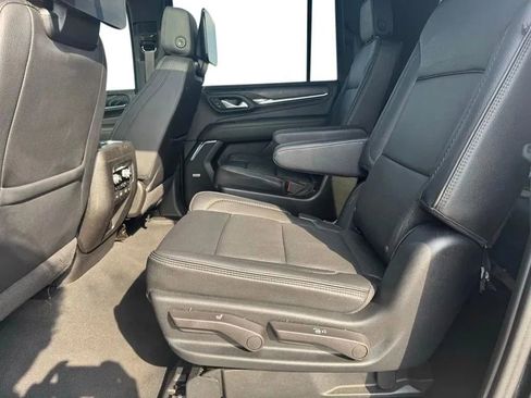 Used 2023 GMC Yukon XL Denali w/ Denali Reserve Package AWD/4WD image 17