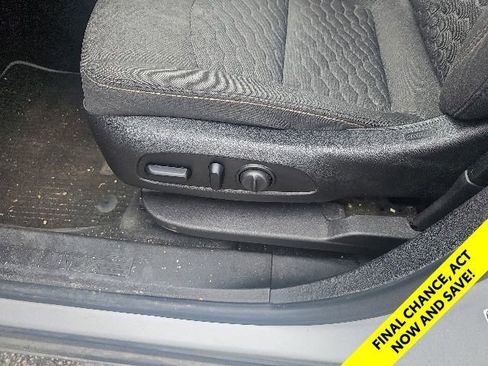 Used 2018 Chevrolet Equinox LT w/ Sun & Infotainment Package FWD image 27