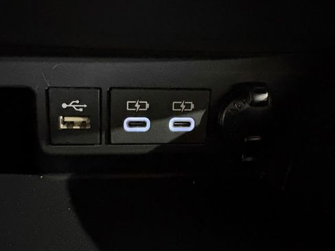 Used 2024 Toyota Highlander XLE image 17