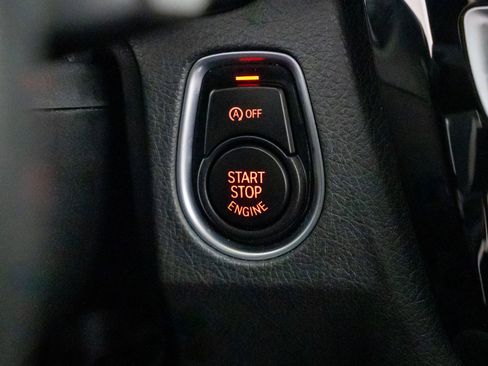 Used 2018 BMW M3 image 24