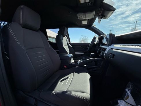 Used 2024 Toyota Tacoma TRD Off-Road image 28