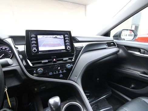 Used 2023 Toyota Camry SE image 40