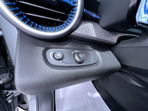 Used 2024 Chevrolet Trax LS w/ LS Convenience Package FWD image 16