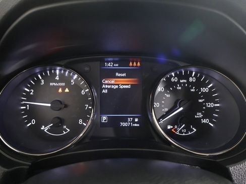 Used 2020 Nissan Rogue Sport S image 36