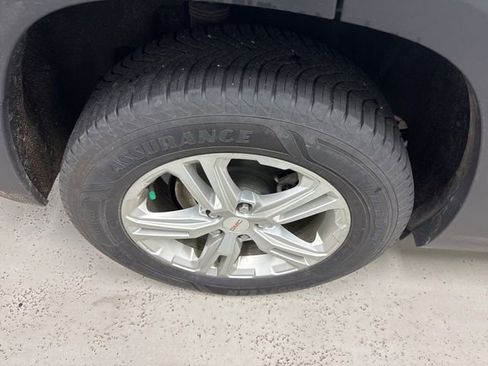 Used 2022 GMC Terrain SLE w/ Driver Convenience Package AWD/4WD image 4