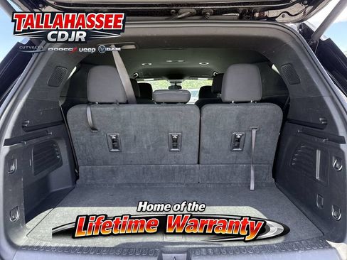 Used 2024 Chevrolet Traverse LT FWD image 33