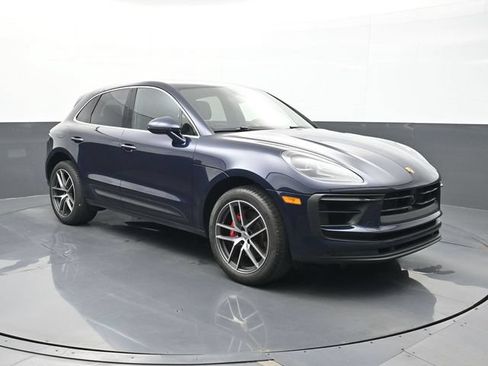Certified 2023 Porsche Macan S AWD/4WD image 26